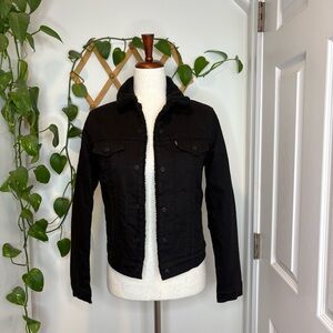 LEVI’S Black Sherpa-Lined Denim Trucker Jacket